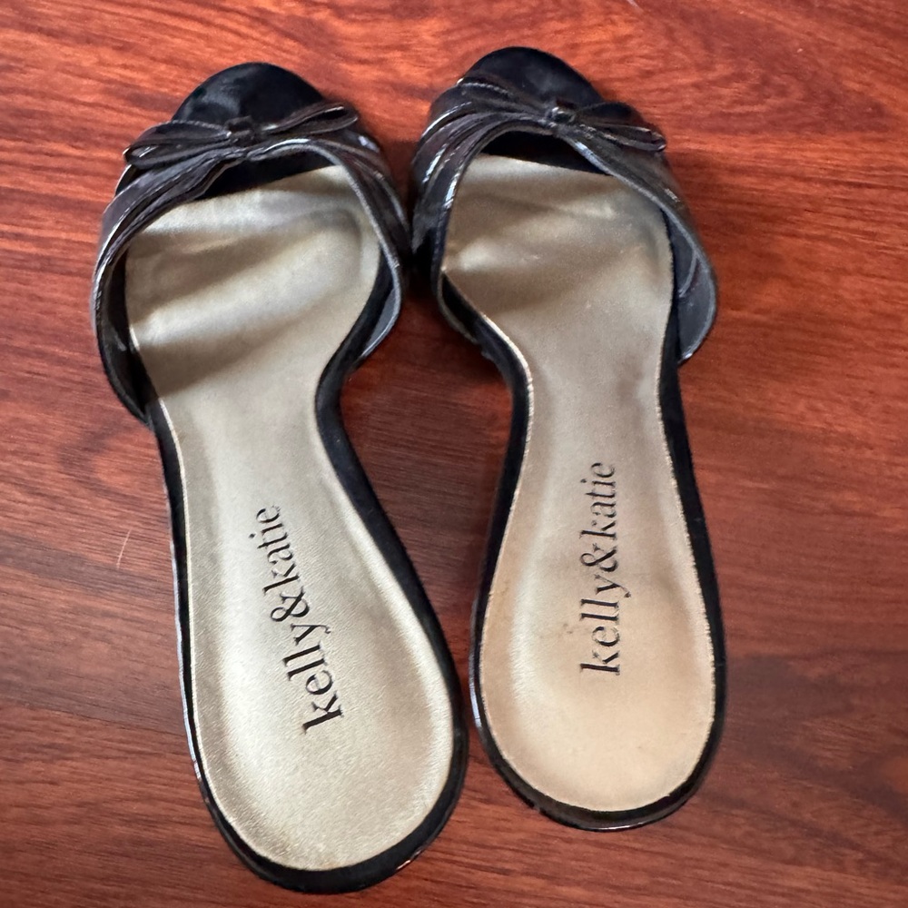 Like New- Kelly & Katie Black Patent Bow Slip-On Heels - Picture 2 of 4